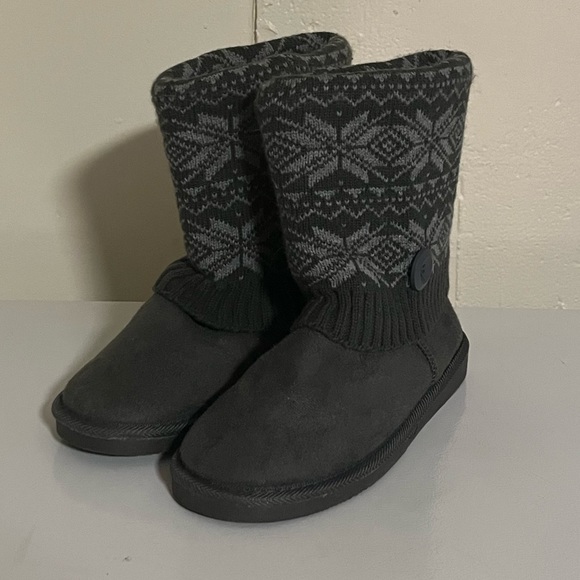 NWOT. sweater boots. - Picture 1 of 5